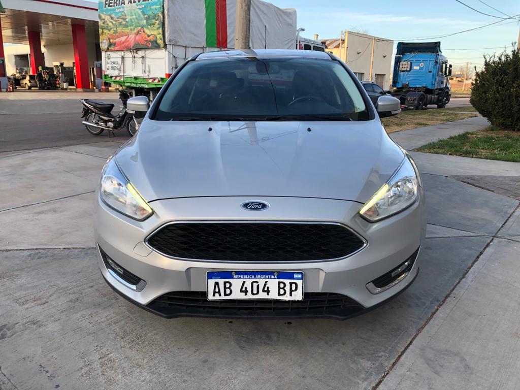 FORD FOCUS 5P 2.0L N MT SE