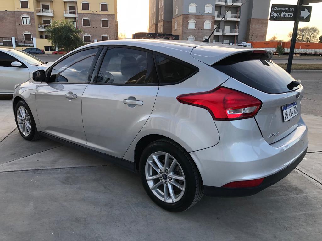 FORD FOCUS 5P 2.0L N MT SE