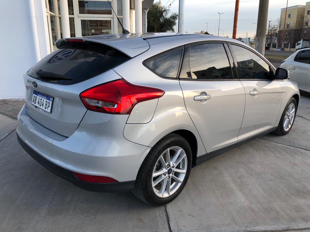 FORD FOCUS 5P 2.0L N MT SE