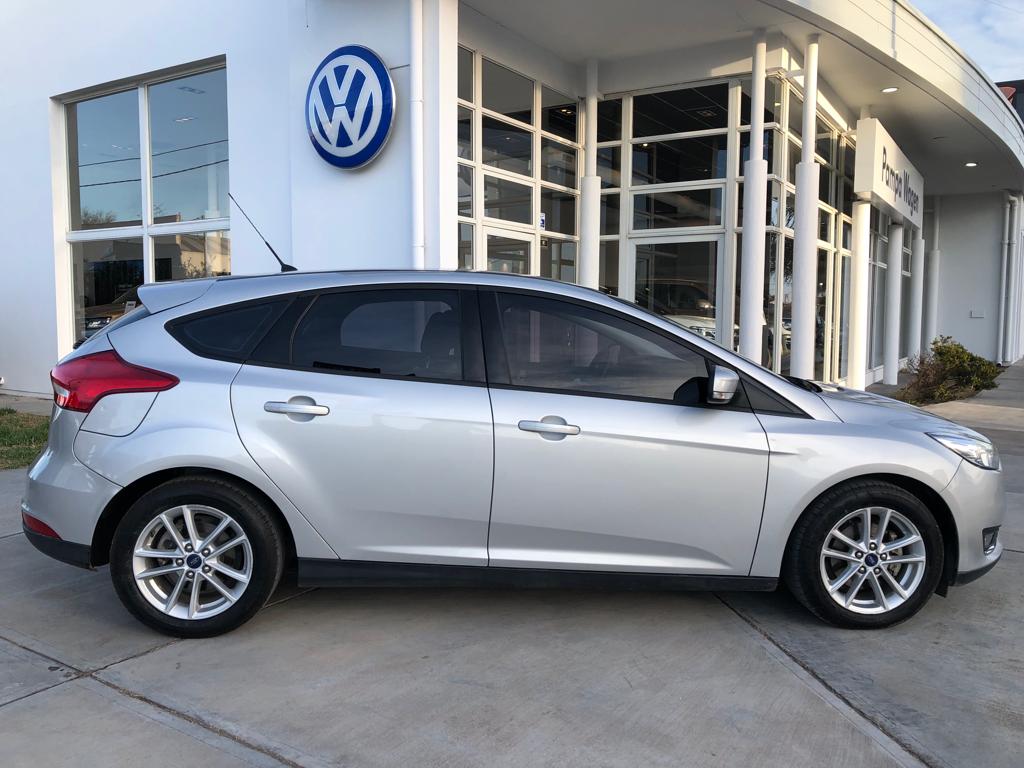 FORD FOCUS 5P 2.0L N MT SE