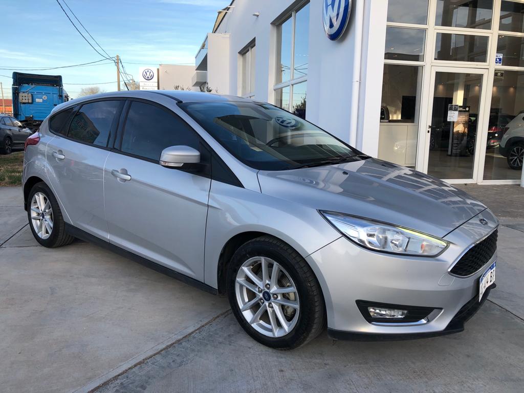 FORD FOCUS 5P 2.0L N MT SE