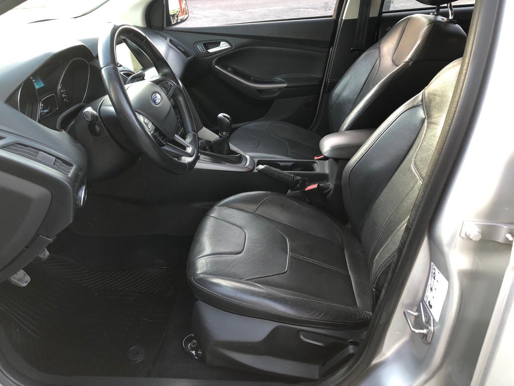 FORD FOCUS 5P 2.0L N MT SE