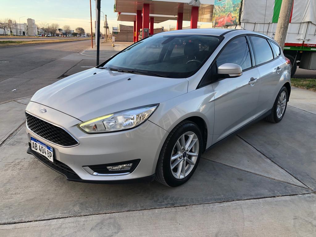 FORD FOCUS 5P 2.0L N MT SE