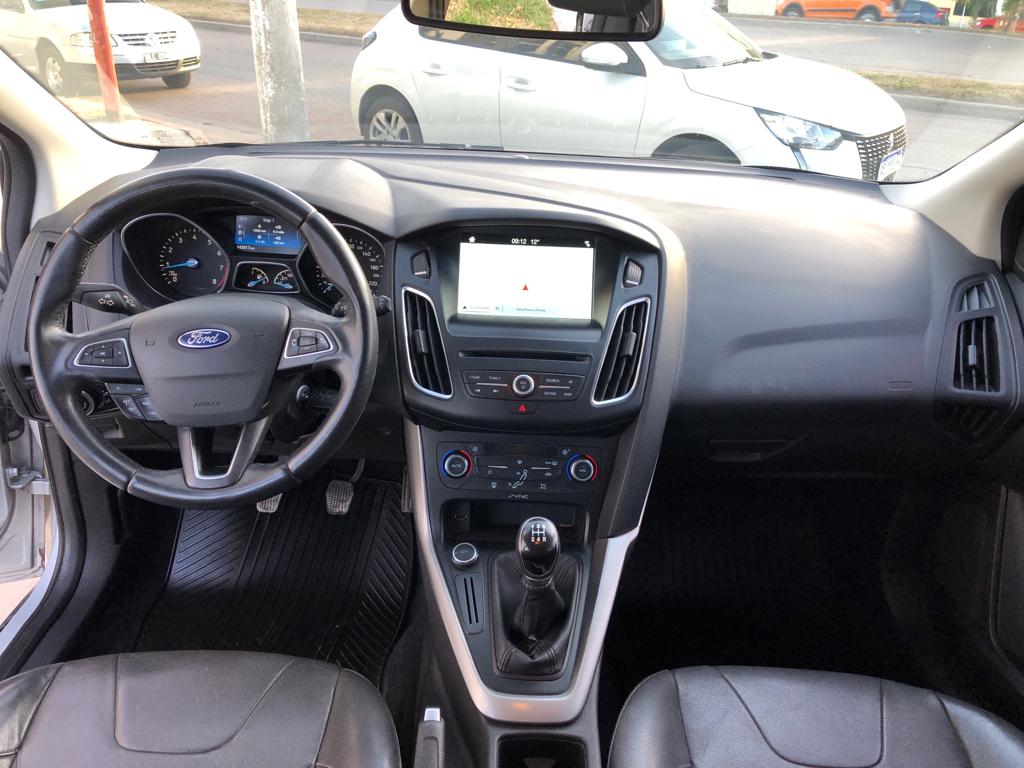 FORD FOCUS 5P 2.0L N MT SE