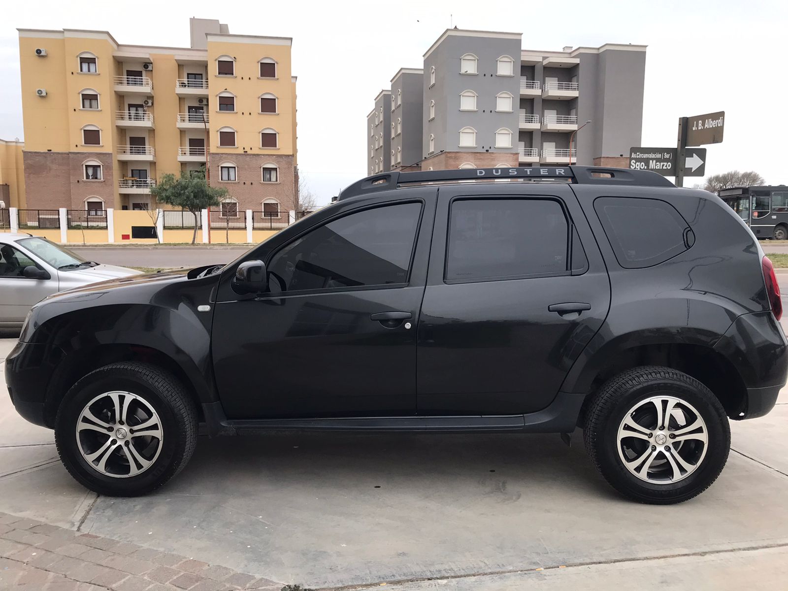 RENAULT	DUSTER PH2 DYNAMIQUE 1.6