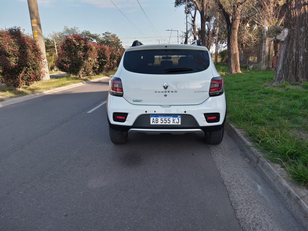 RENAULT	NUEVO SANDERO STEPWAY PRIVILEGE