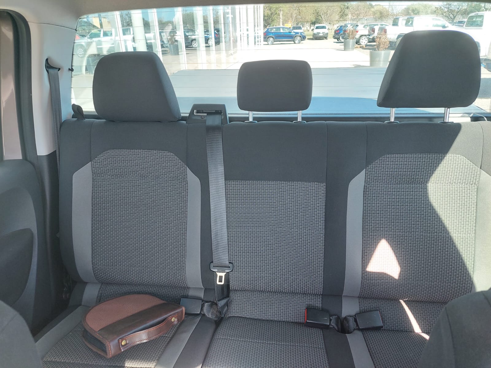VOLKSWAGEN	AMAROK DC CONFORTLINE 4X4 MAN