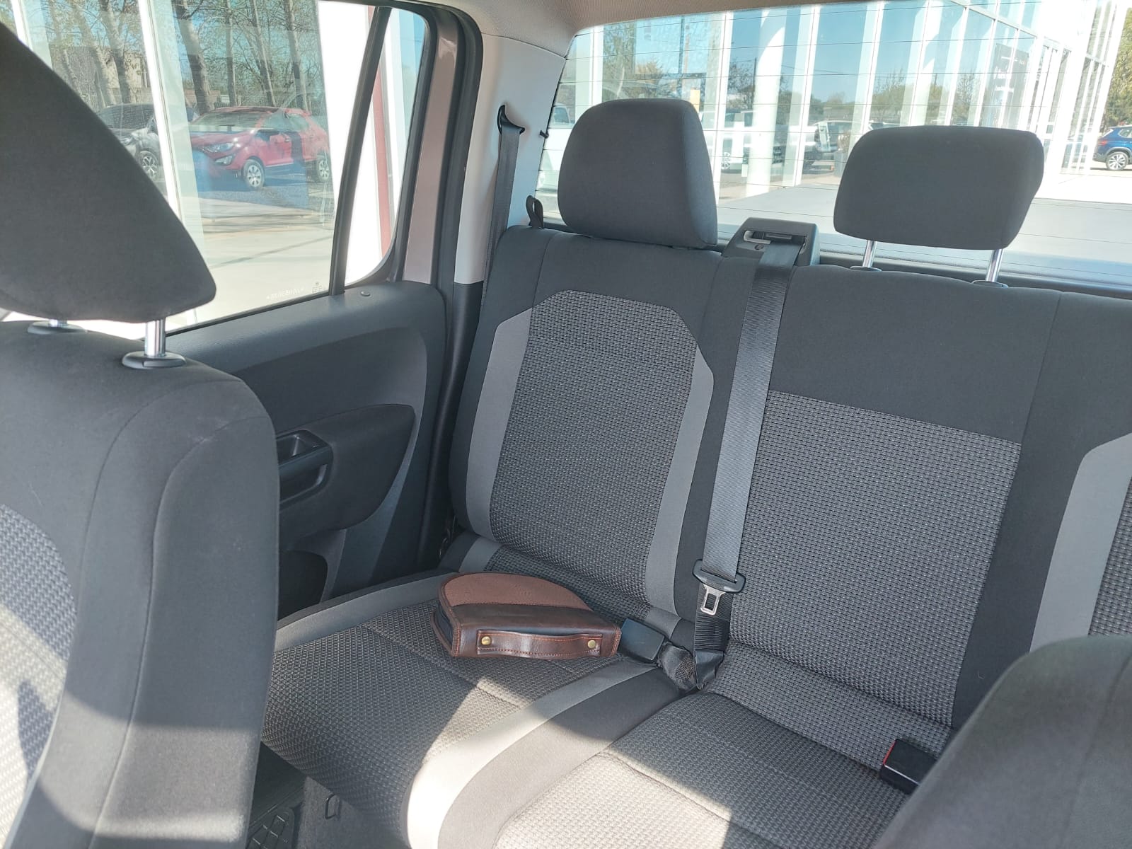VOLKSWAGEN	AMAROK DC CONFORTLINE 4X4 MAN