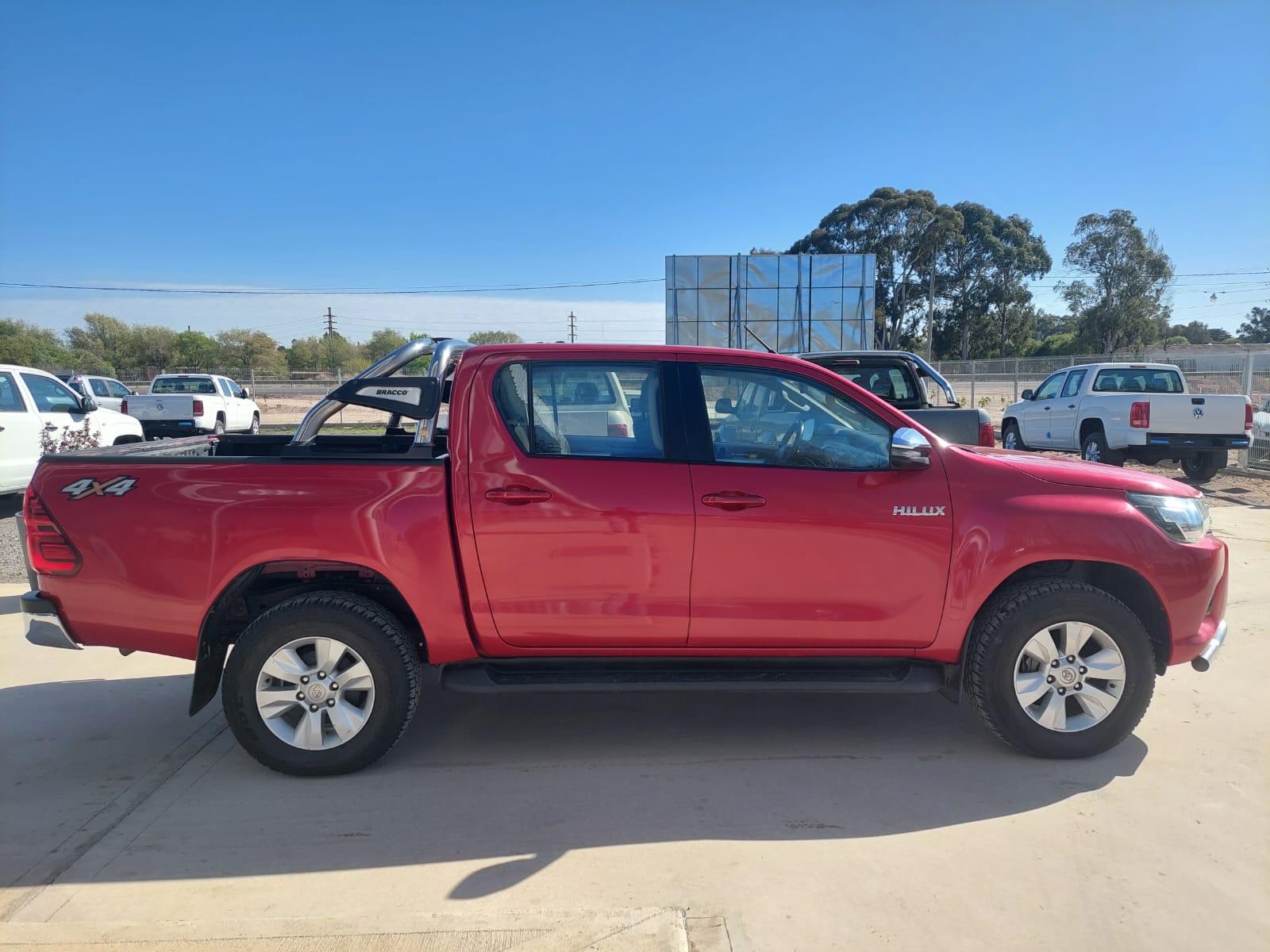 TOYOTA HILUX 4X4 D/C SRV 2.8 TDI 6 AT