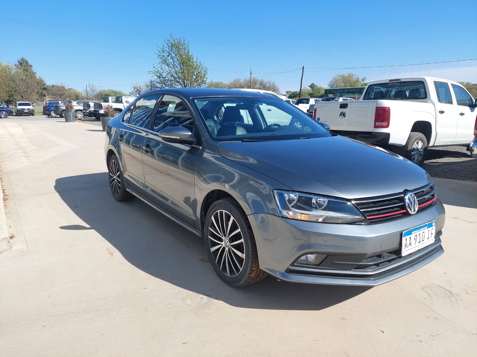 VOLKSWAGEN VENTO HIGHLINE 1.4TSI  BM TECH