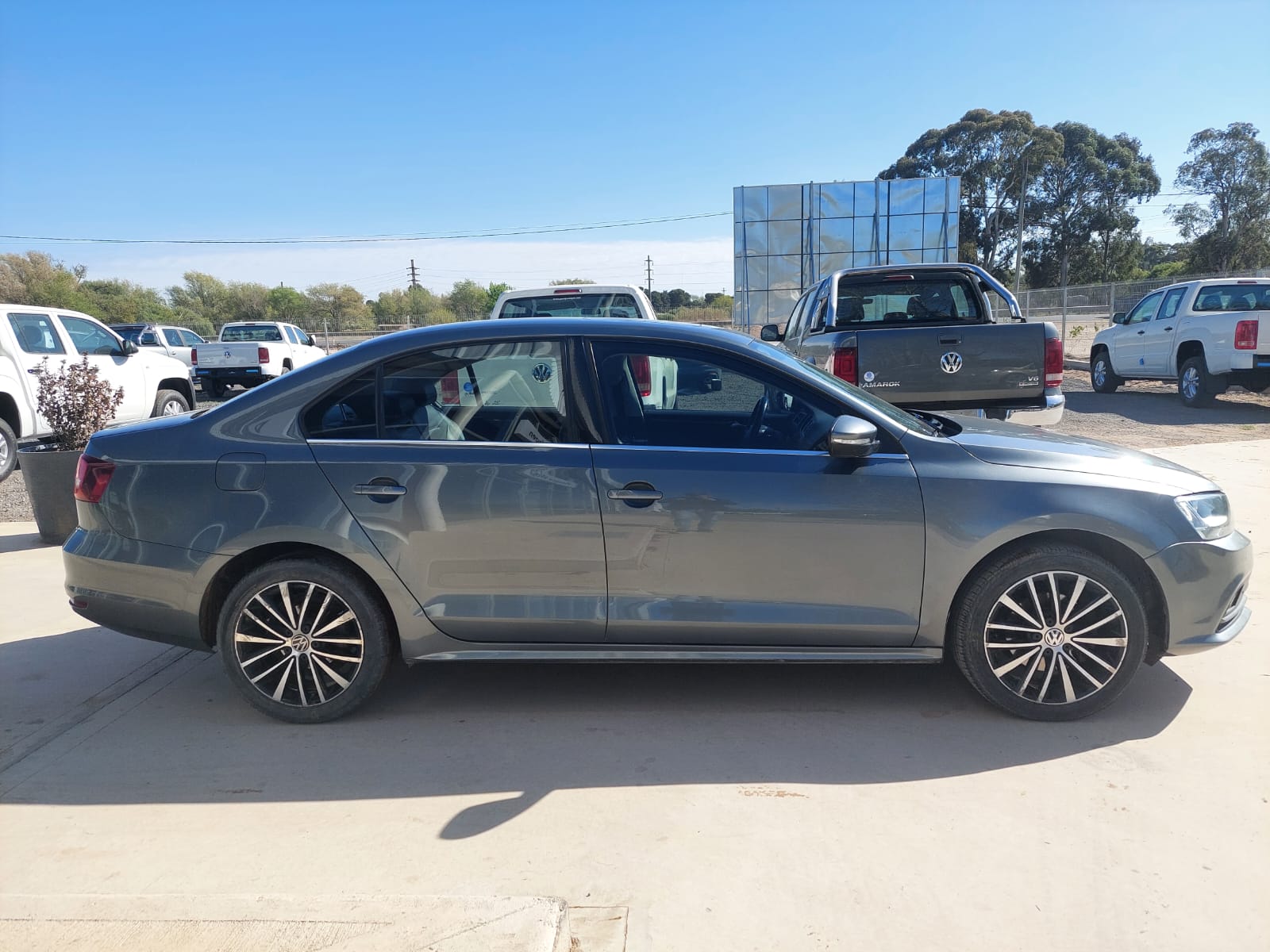 VOLKSWAGEN VENTO HIGHLINE 1.4TSI  BM TECH
