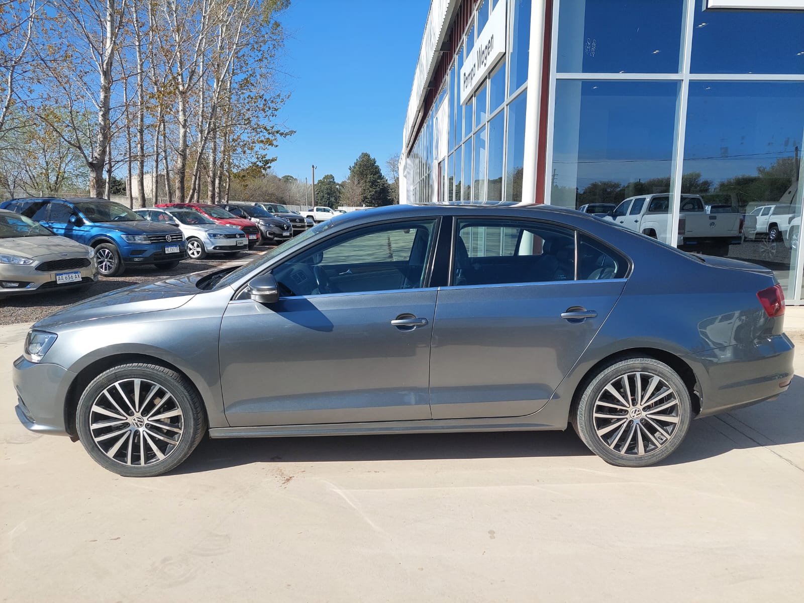 VOLKSWAGEN VENTO HIGHLINE 1.4TSI  BM TECH