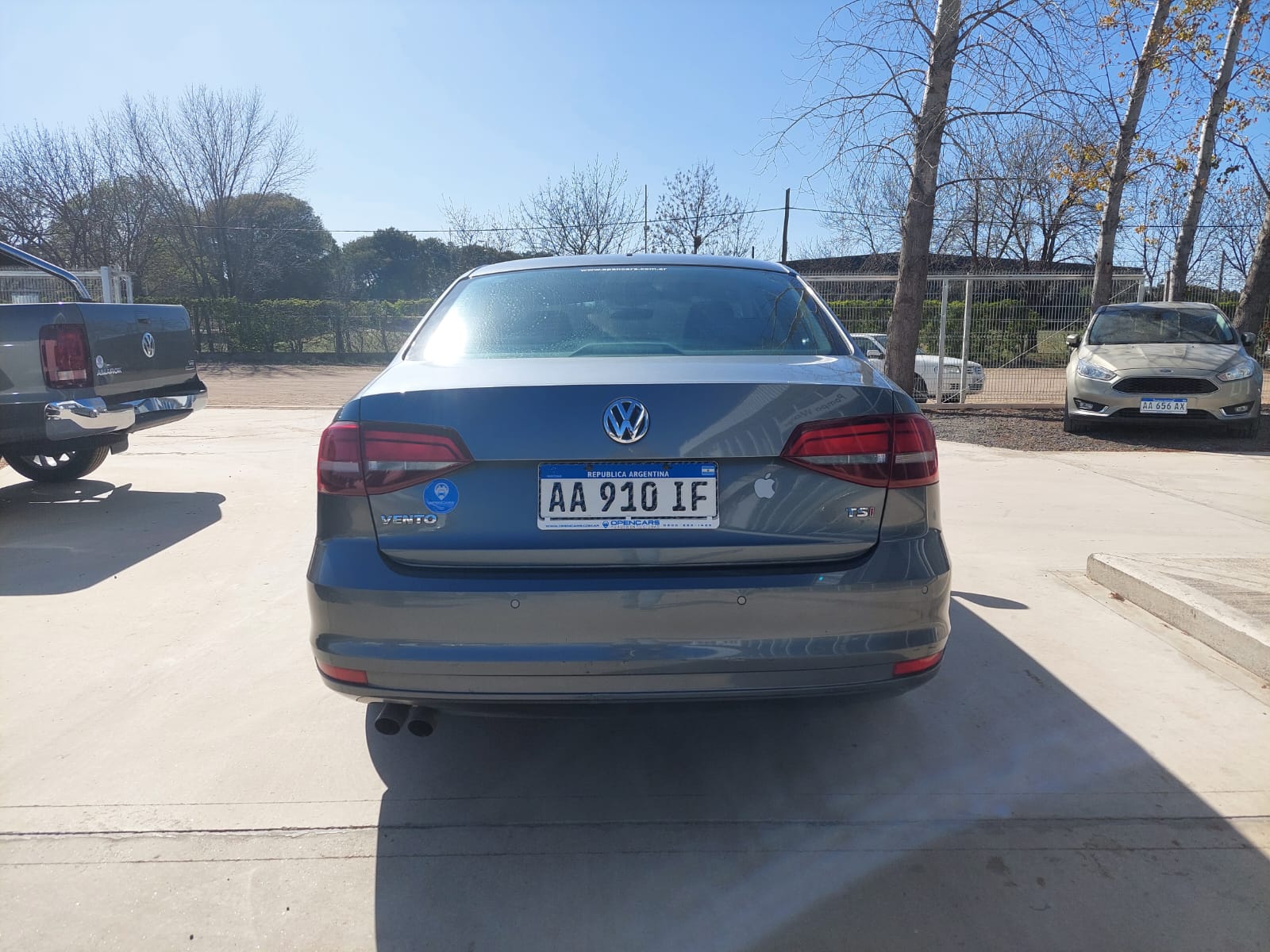 VOLKSWAGEN VENTO HIGHLINE 1.4TSI  BM TECH
