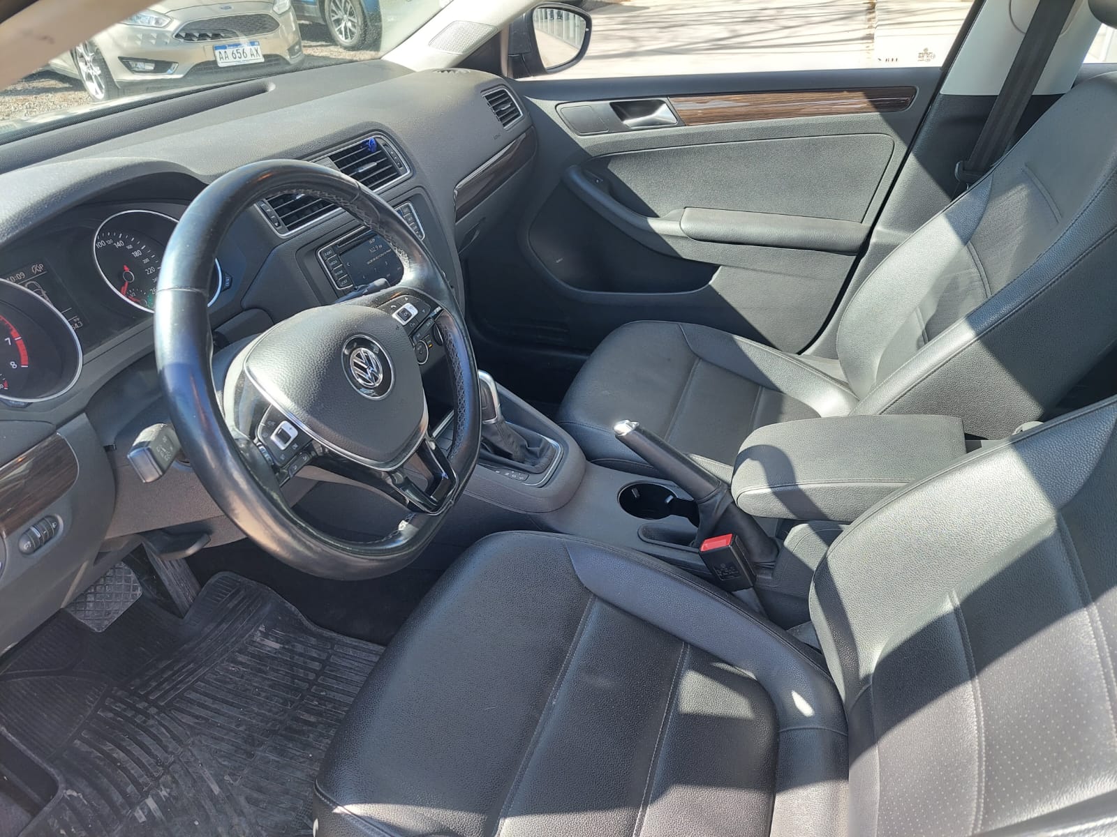 VOLKSWAGEN VENTO HIGHLINE 1.4TSI  BM TECH
