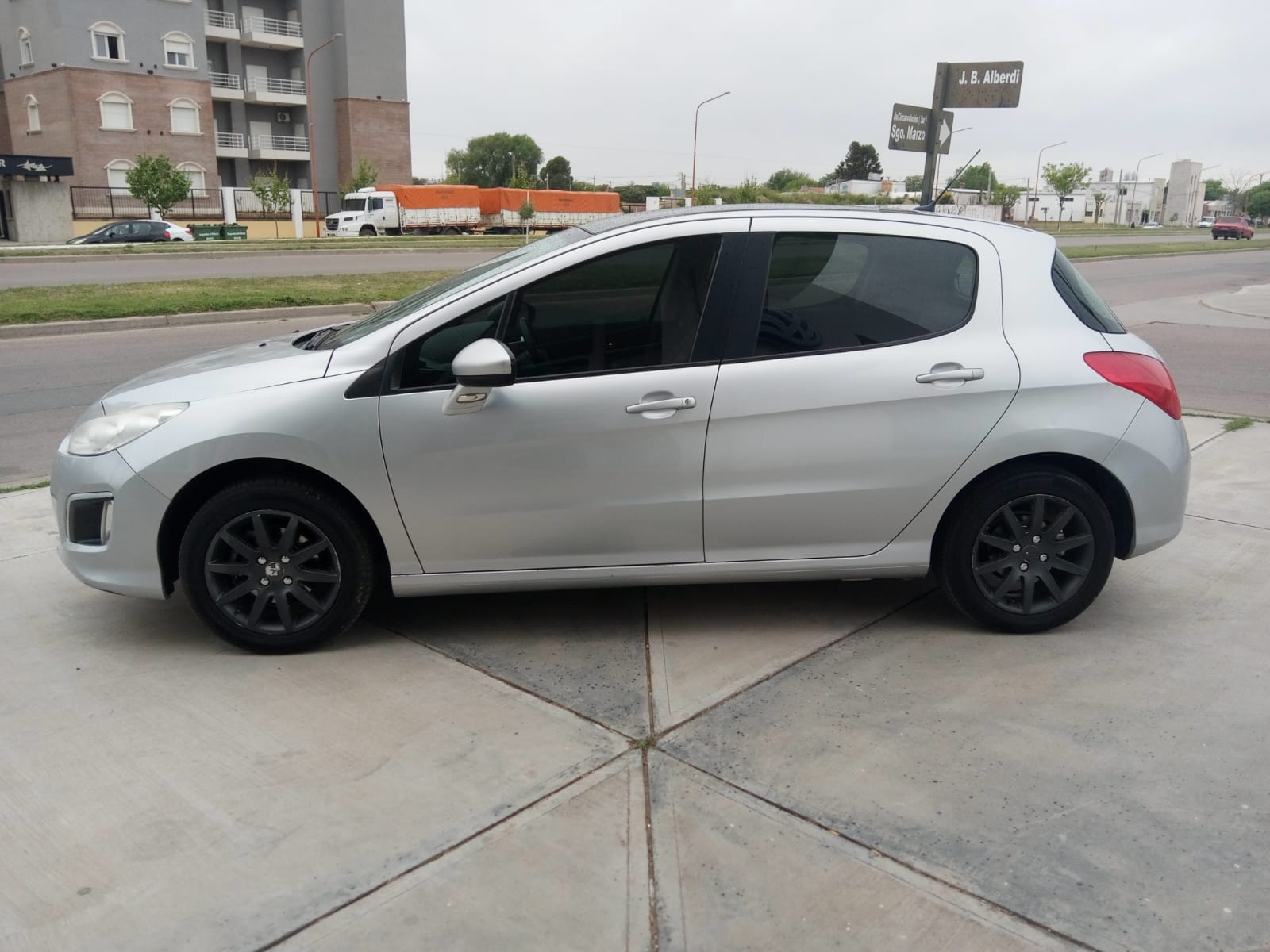 PEUGEOT	308 ALLURE 1.6N