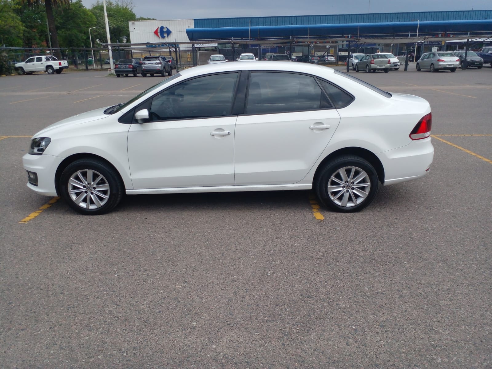 VOLKSWAGEN	POLO 1.6 L/16 COM. 4 P TIP