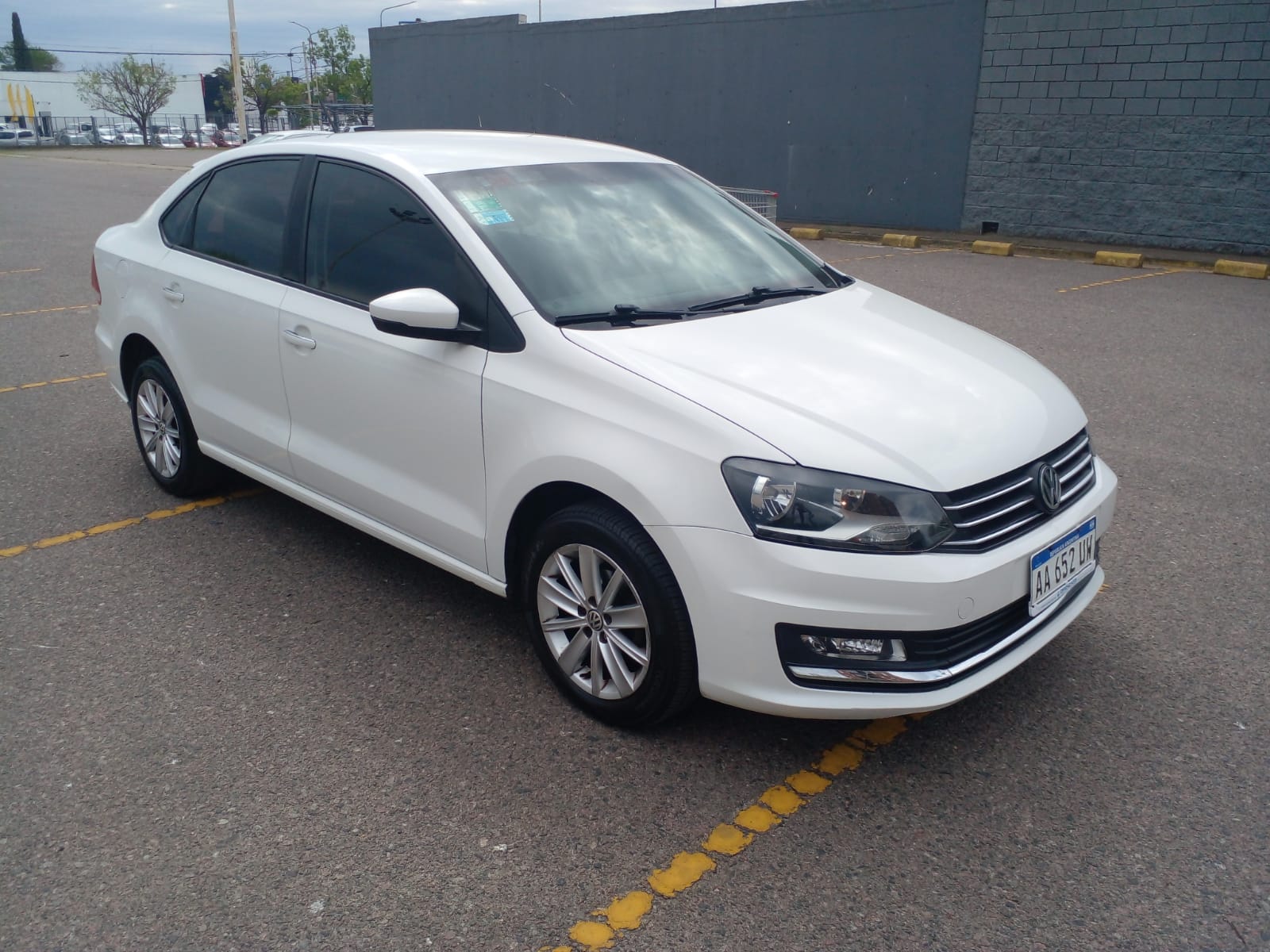 VOLKSWAGEN	POLO 1.6 L/16 COM. 4 P TIP