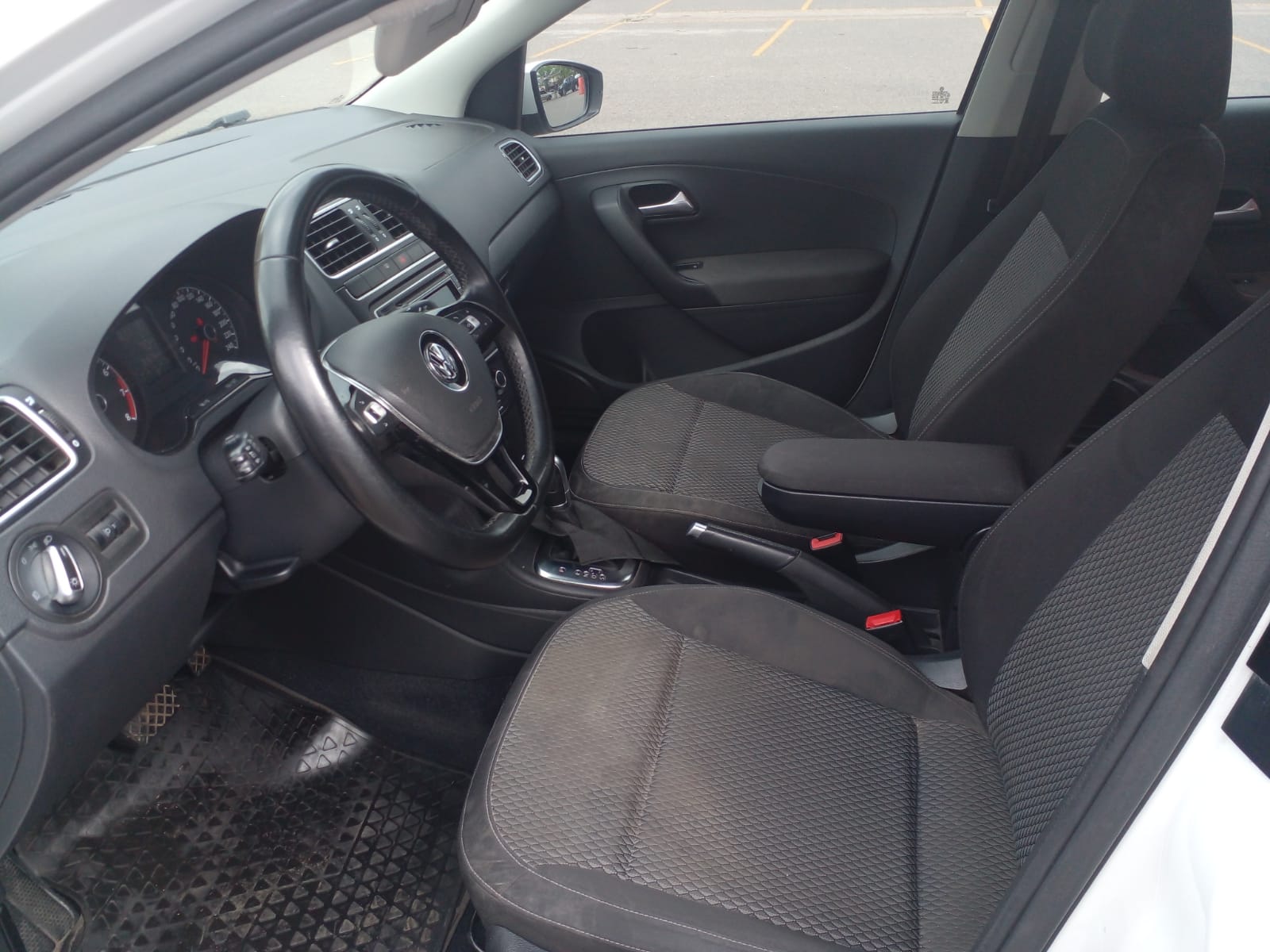 VOLKSWAGEN	POLO 1.6 L/16 COM. 4 P TIP