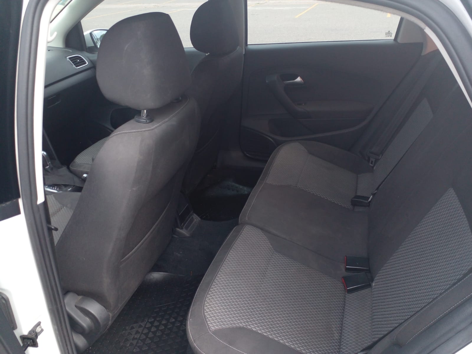 VOLKSWAGEN	POLO 1.6 L/16 COM. 4 P TIP