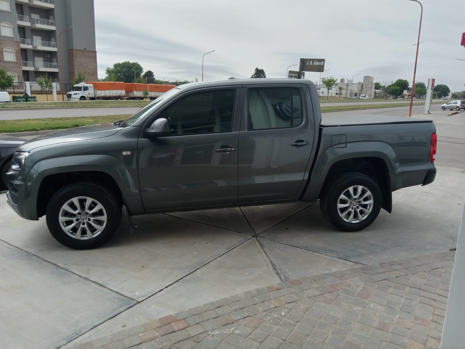 VOLKSWAGEN	NUEVA AMAROK DC 2.0L TDI 180 CV COMFORTLINE 4X2 AT