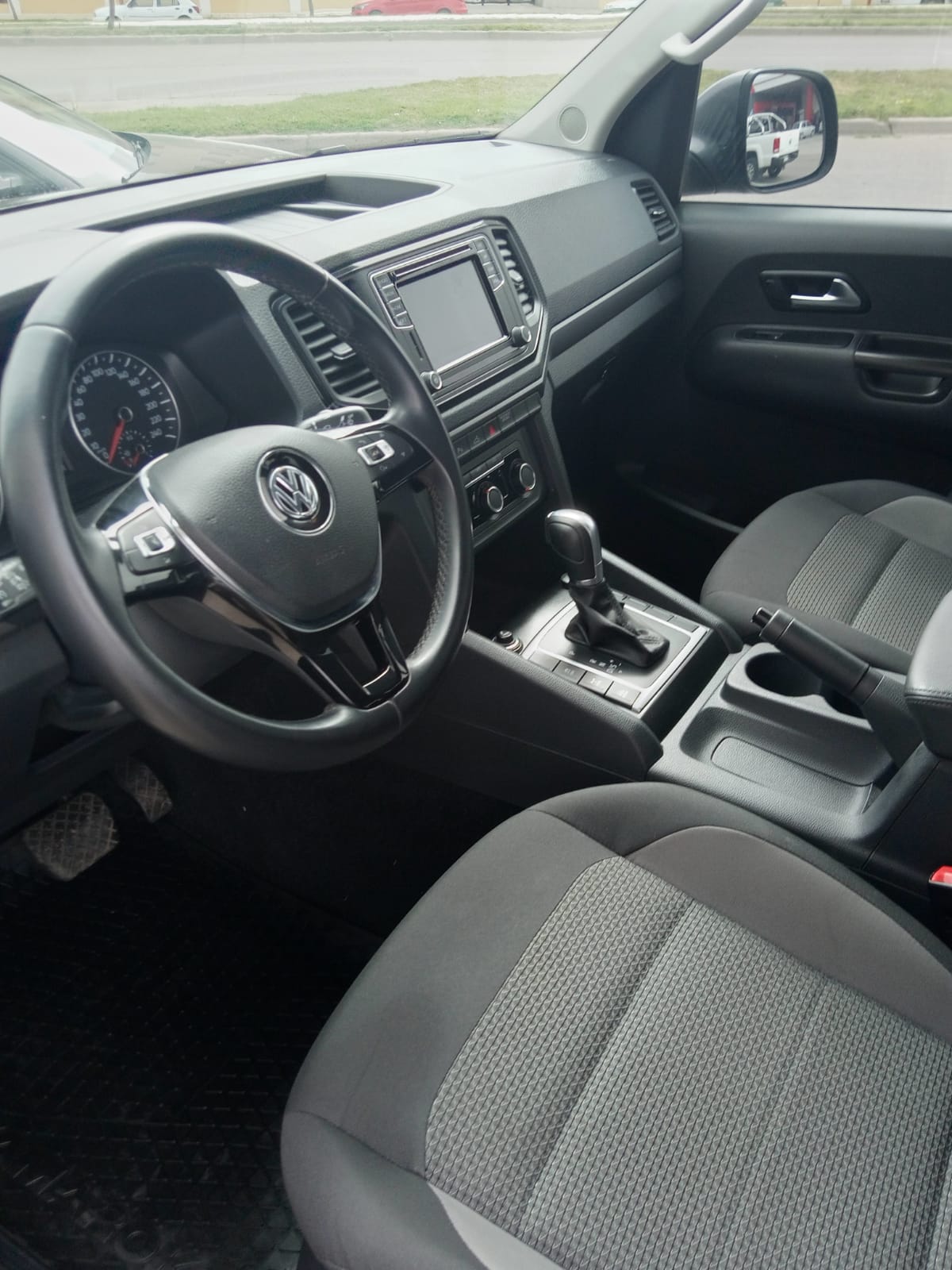 VOLKSWAGEN	NUEVA AMAROK DC 2.0L TDI 180 CV COMFORTLINE 4X2 AT